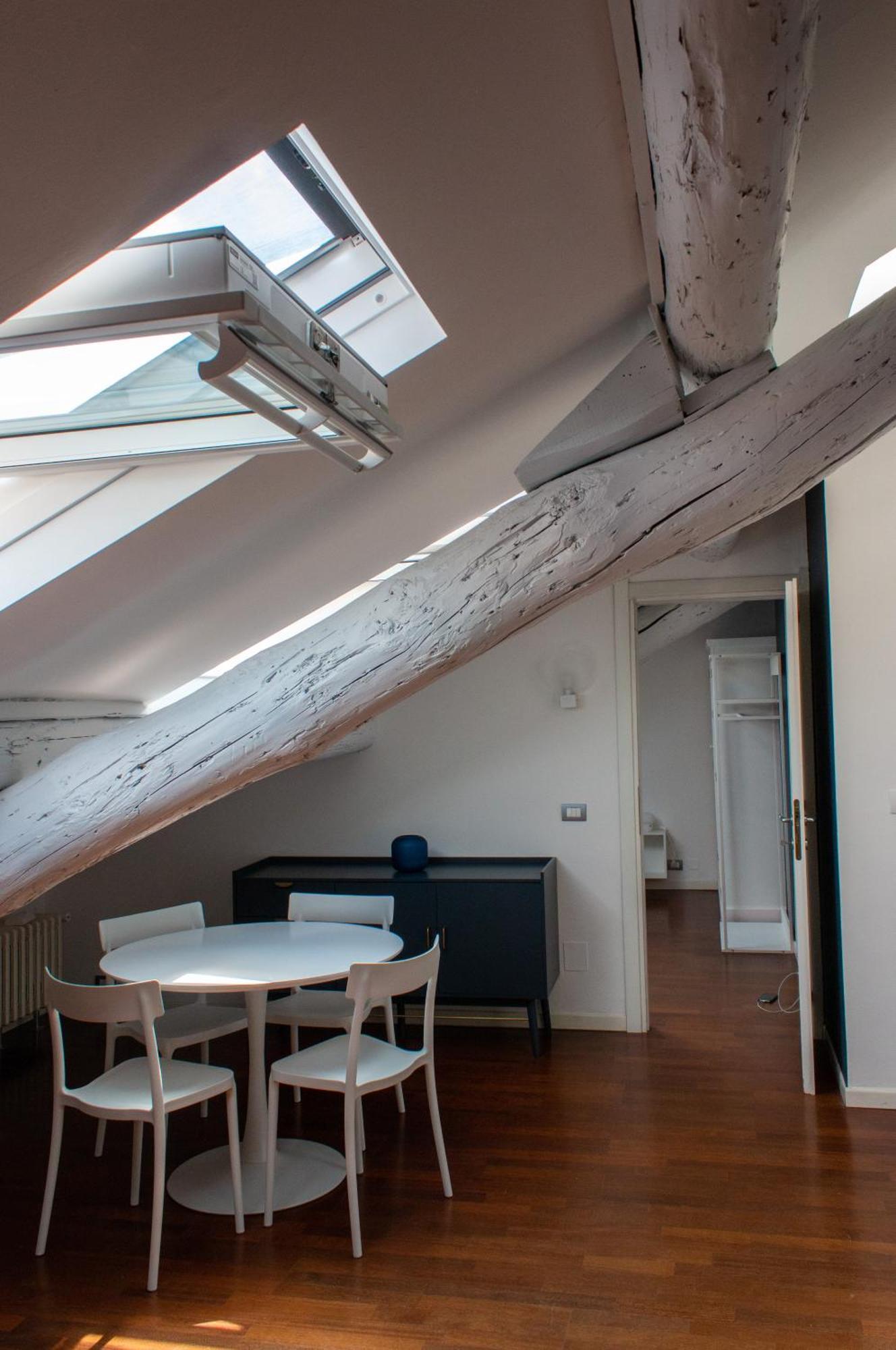 Cozy Attic Recently Renovated Mailand